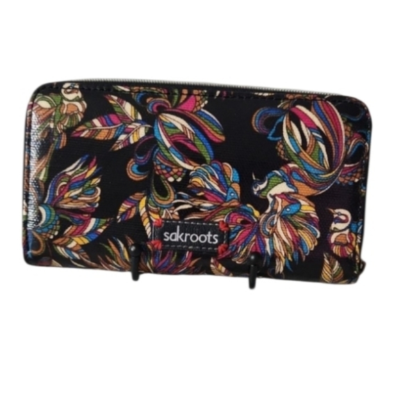 Sakroots Handbags - NWOT. Sakroots Artist Circle Enbroidered Zip Wallet